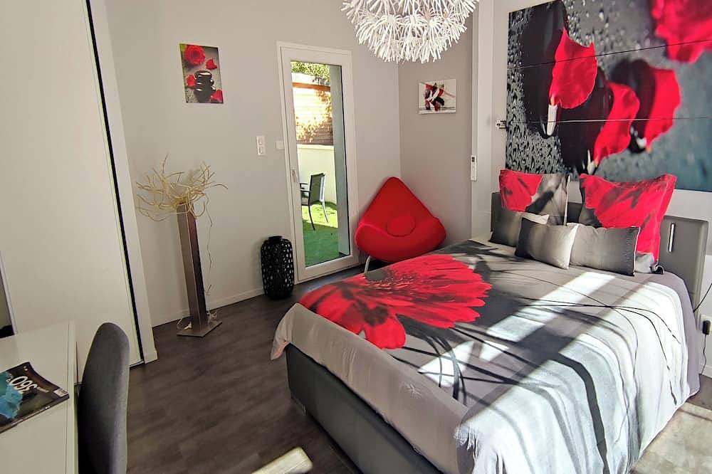 Villa 5* Gorges du Tarn, climatisation, piscine, jacuzzi, sauna, plage avec vue in Mostuéjouls, Parc naturel régional des Grands Causses