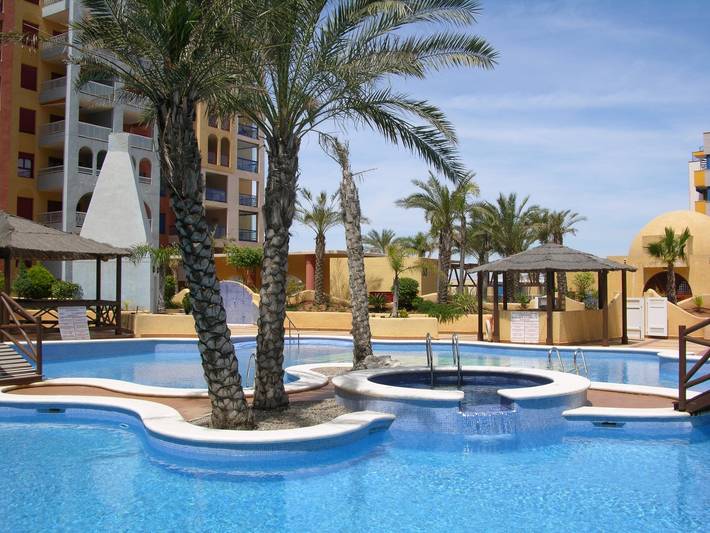 Appartamento per 4 persone, con piscina per bambini e balcone, adatto a famiglie con bambini a Cartagena