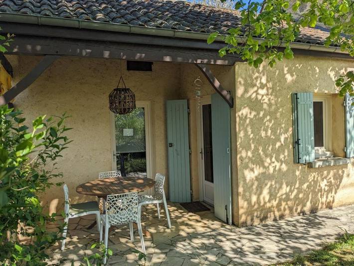 Location de vacances pour 4 personnes, avec jardin ainsi que vue et terrasse à Trémolat - 3