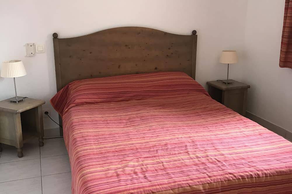 Appartement entier, Appartement 6/8 personnes, avec terrasse et jardin à 600 m de la plage de Lozari in Palasca, Région de Calvi