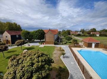 Gîte pour 6 personnes, avec terrasse et piscine à Gouville-sur-Mer