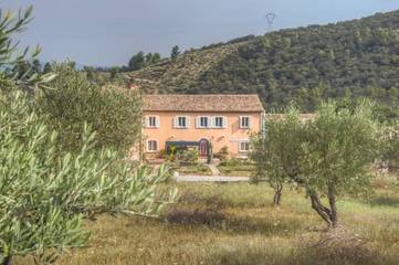 Chambre d’hôte pour 4 personnes, avec vue et jardin à Gréoux-les-Bains