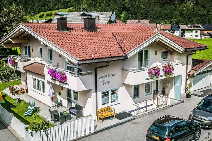 Ferienwohnung für 4 Personen, mit Terrasse und Ausblick - 1