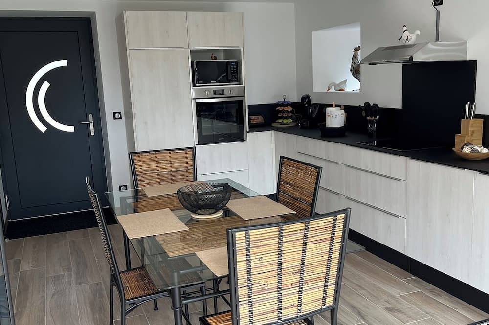 Air-conditioned vacation rentals surrounded by nature in La Chapelle-d'Andaine, Parc naturel régional Normandie-Maine