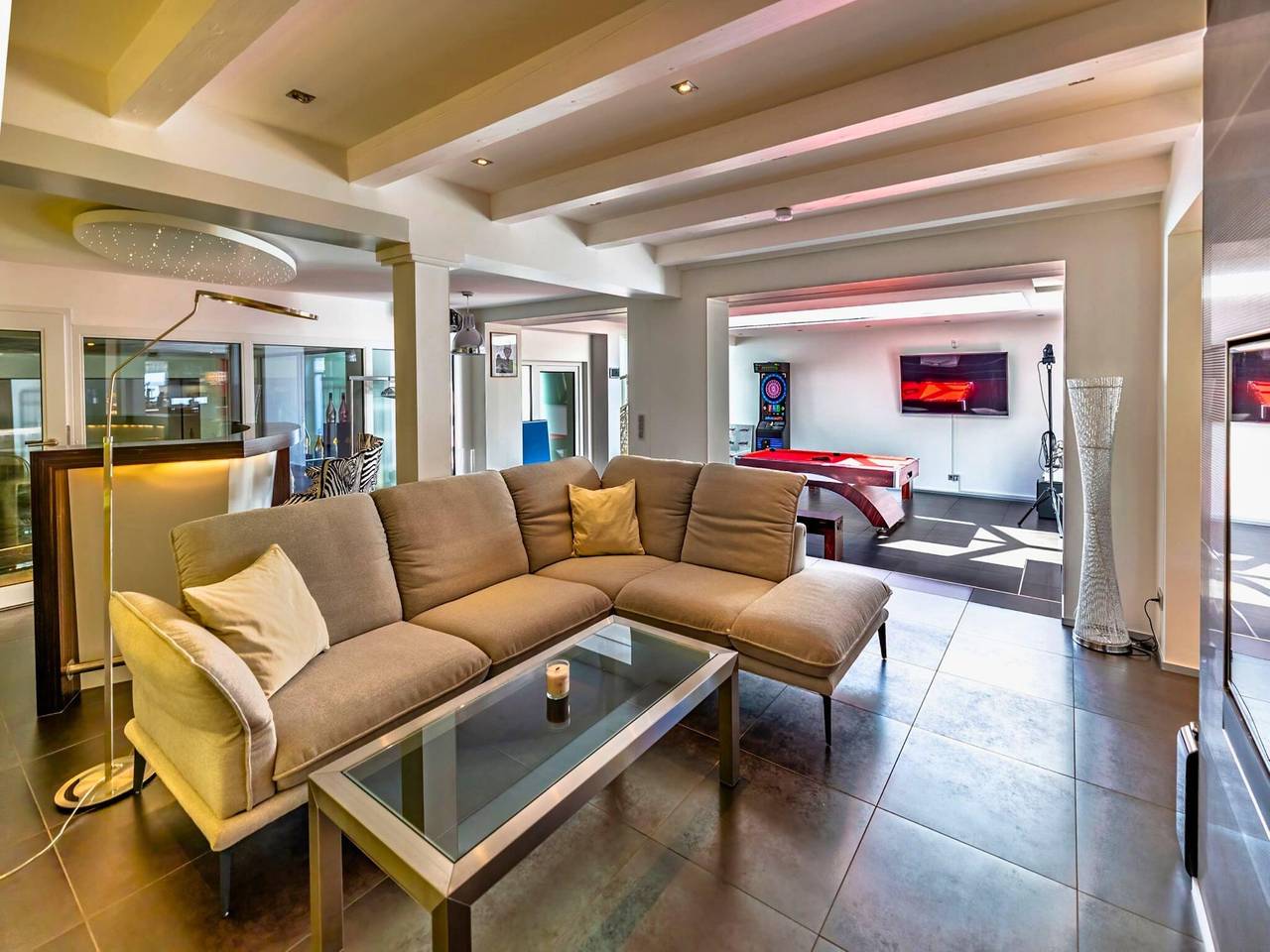 Ganze Wohnung, Ferienwohnung mit Bar, Freizeitraum in Kastellaun in Kastellaun, Hunsrück