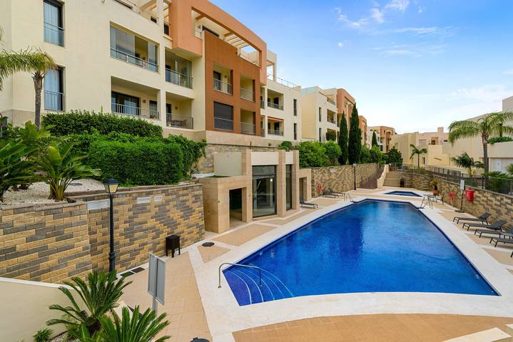 Entire apartment, Apartment 'Luxury Marbella Spa Resort with Sea View, Wi-Fi and Air Conditioning in Samara Resort, Marbella