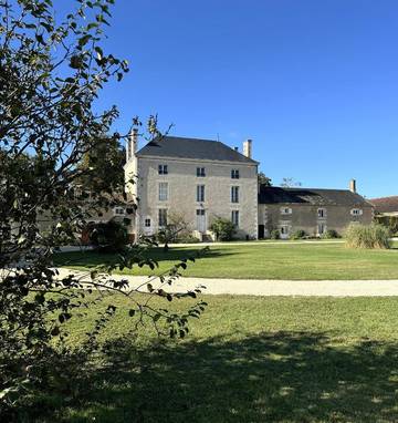 Gîte pour 10 personnes, avec vue et sauna ainsi que jardin et piscine à Journet
