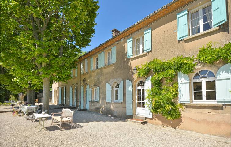 Gîte pour 17 personnes, avec piscine et terrasse dans les Bouches-du-Rhône - 3