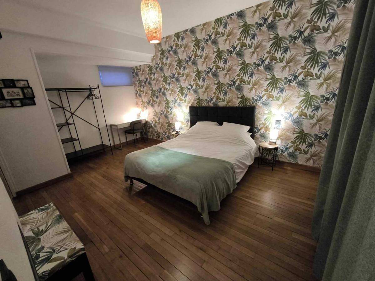 Double Room in Aulnoye-Aymeries, Avesnes-sur-Helpe