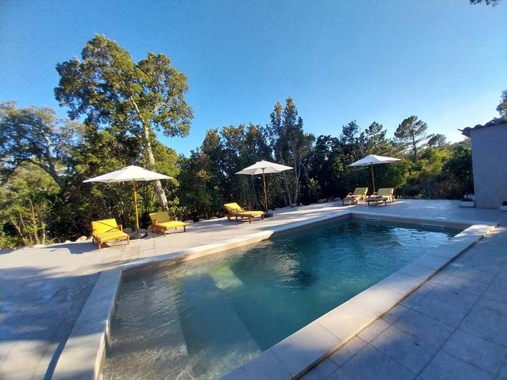 Location de vacances pour 2 personnes, avec jardin ainsi que vue et piscine à Sotta - 2