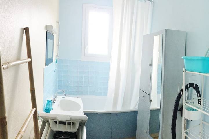 Gîte pour 4 personnes, avec Balcon ainsi que Jacuzzi et Piscine à Donville-les-Bains - 3