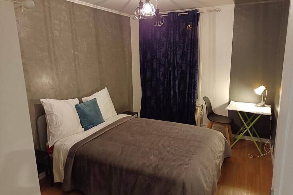 Spacious, bright house for optimum comfort near Paris in Stains, Sena-Saint Denis