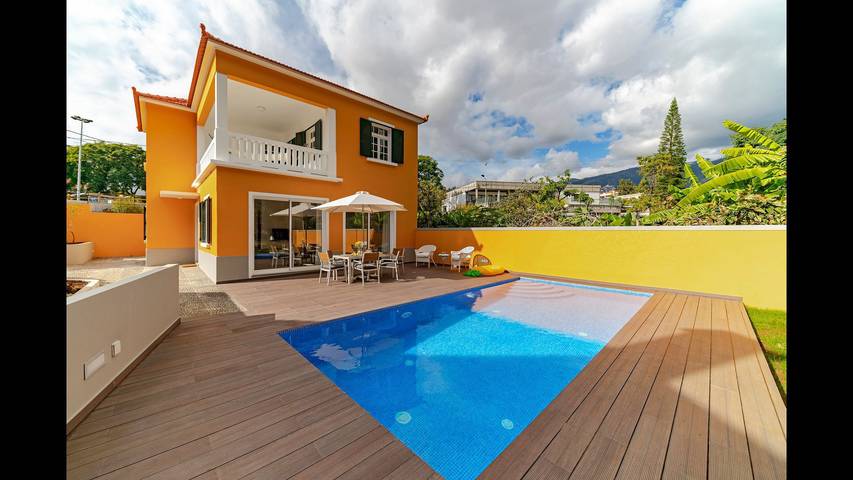 Ferienhaus für 8 Personen, mit Terrasse und Pool