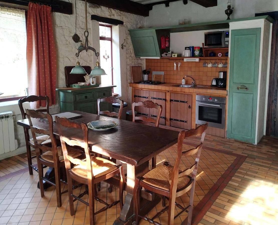 Two-Bedroom House in Ouroux-en-Morvan, Parc naturel régional du Morvan