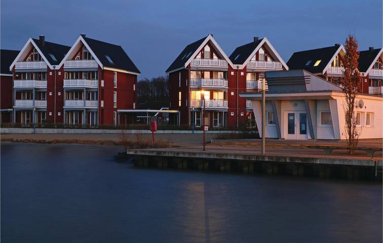 Ganze Ferienwohnung, Modernes Strandapartment mit Parkplatz & WiFi in der Nähe von Badestelle Mili in Rechlin, Müritz
