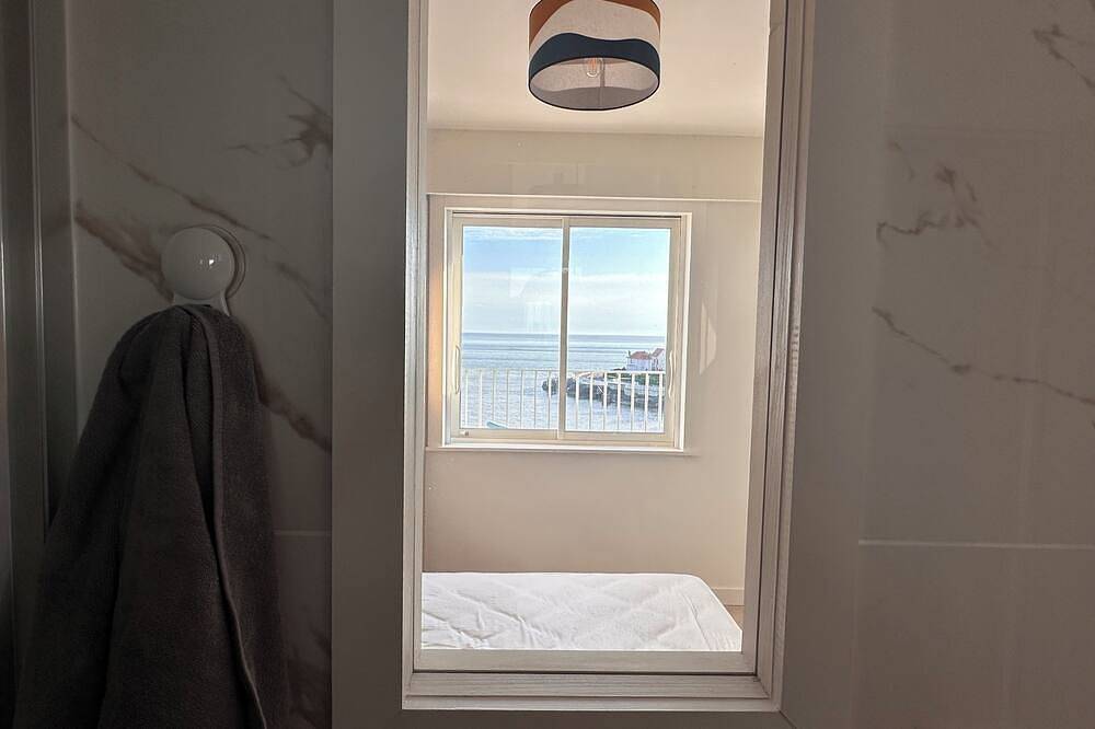 Appartement entier, Appartement  de Standing - Vue panoramique pleine mer - Neuf 4 pièces - balcon in Pontaillac, Royan