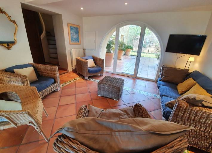 Gîte pour 14 personnes, avec jardin ainsi que piscine et terrasse dans les Bouches-du-Rhône - 4