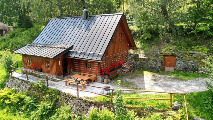 Apartament wakacyjny dla 8 osób, z widok i sauna oraz ogród w Pec pod Sněžkou