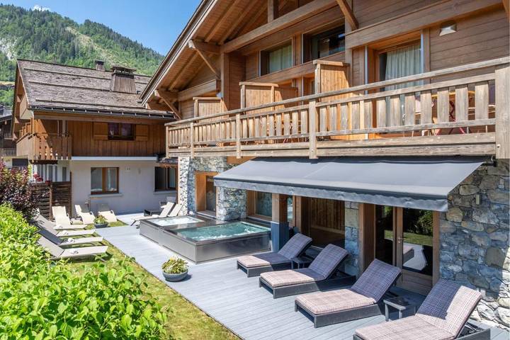 Hôtel pour 2 personnes, avec terrasse et sauna ainsi que jardin et jacuzzi dans Patinoire Le Grand Bornand - 4