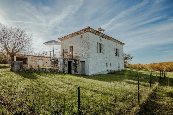 Location de vacances pour 4 personnes, avec jardin ainsi que terrasse et vue, animaux acceptés à Lauzerte - 3