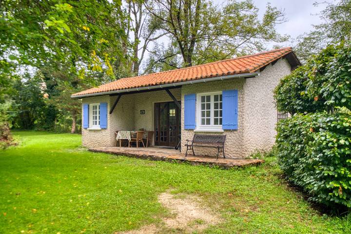 Vakantiehuis voor 4 personen, met uitzicht op het meer en tuin, met huisdier in de Dordogne