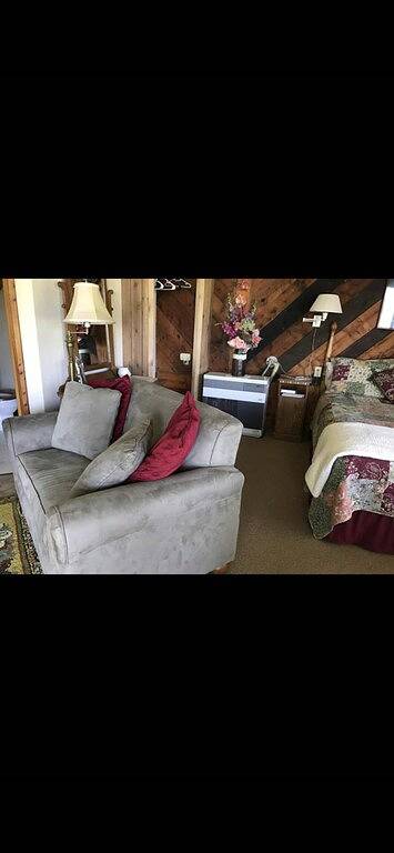 Moose Twin Cabins. in Homer, Kenai Peninsula