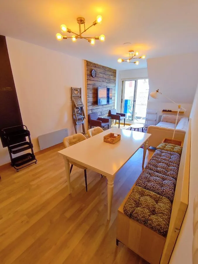 Apartamento de vacaciones para 4 personas, con terraza y vistas - 1