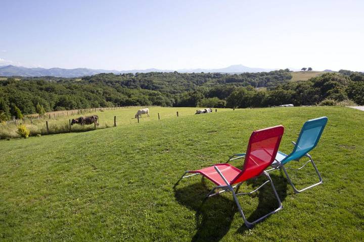 Location de vacances pour 10 personnes, avec jardin et piscine à Villefranque - 3