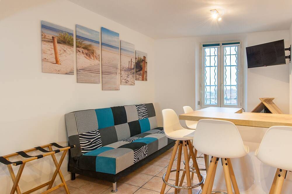 Ganze Wohnung, Studio in the heart of the old town of Hyères in Hyeres, Parc national Port-Cros