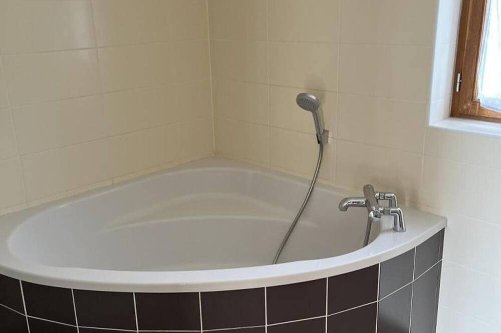 Casa La Huzarde en Montbeugny para 4 pers. con mascotas permitidas y aparcamiento in Montbeugny, Allier (desambiguación)