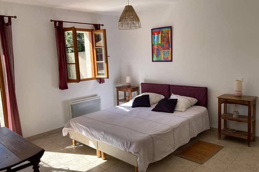 Villa de 4 dormitorios con piscina privada climatizada y gran jardín cerrado en Lourmarin in Lourmarin, Parque natural regional del Luberon
