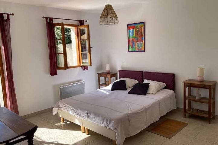 Villa de 4 dormitorios con piscina privada climatizada y gran jardín cerrado en Lourmarin in Lourmarin, Parque natural regional del Luberon
