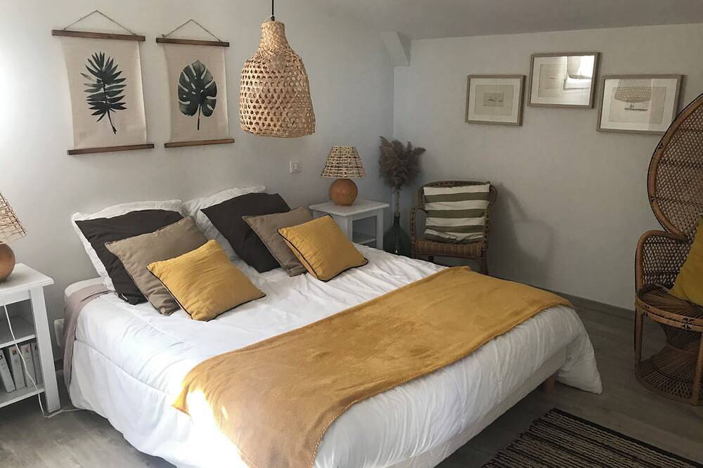Charming house in the heart of the village of Fontvieille in Provence in Fontvieille, Arles region