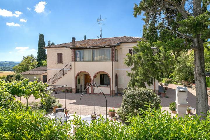 Ferienwohnung für 5 Personen, mit Garten und Kinderpool in Volterra