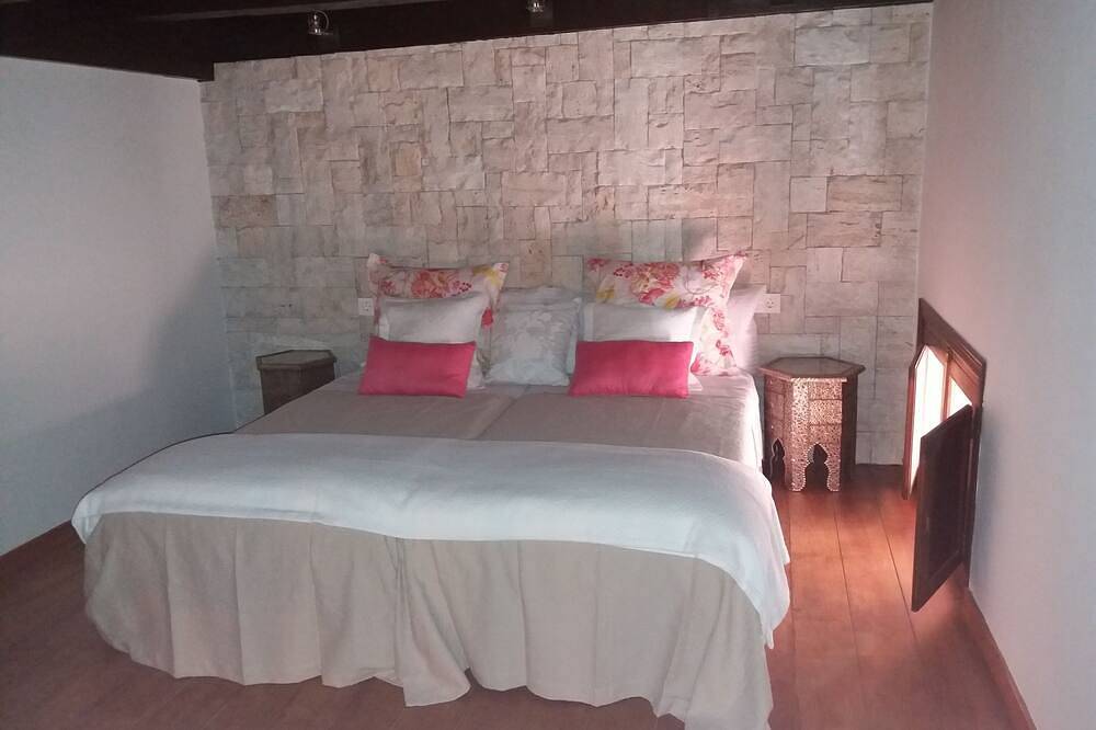 Entire apartment, Meraki Suites Dauro in Granada, Granada Province