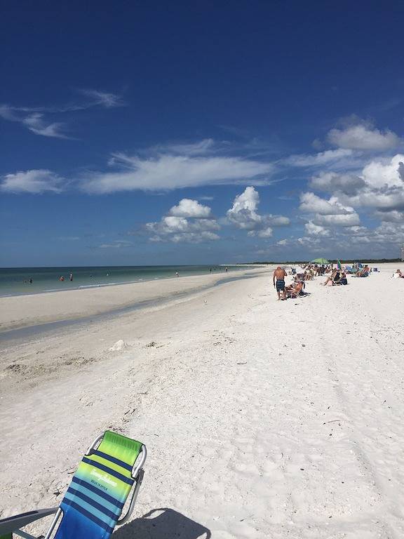 Ganze Wohnung, Nur wenige Schritte vom Strand entfernt, Peak am Golf! Neue Möbel. Jw Alternative in Marco Island, Southwest Florida