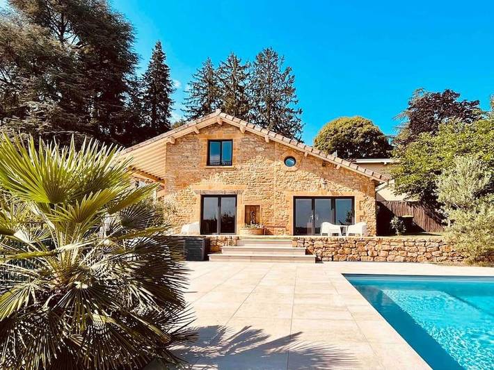 Villa per 12 persone, con Idromassaggio e Terrazza nonché Giardino e Piscina in Rodano