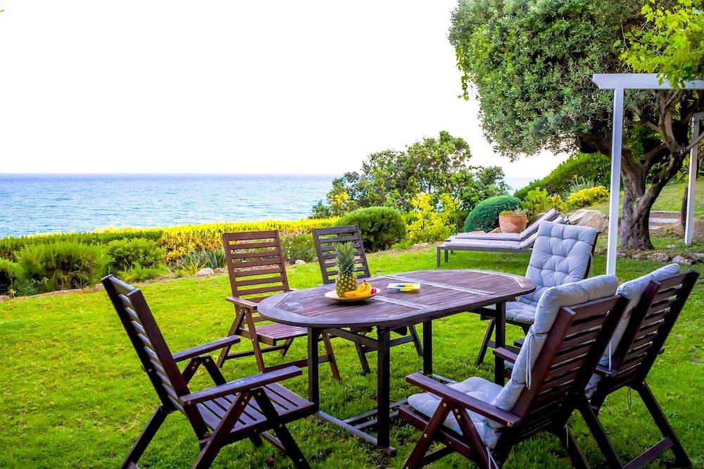 Exclusive beach front villa private garden and shared pool in Sant Pol de Mar in Sant Pol de Mar, Costa del Maresme