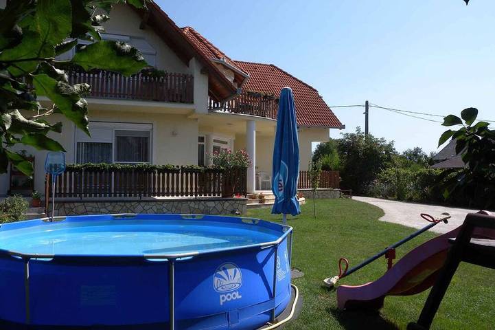 Ferienwohnung für 4 Personen, mit Pool und Garten, mit Haustier - 1