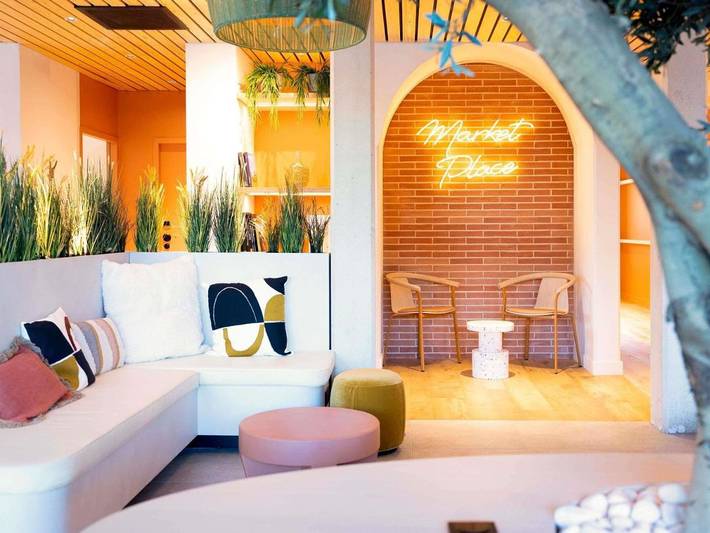 Hôtel pour 3 personnes, avec terrasse et piscine - 1