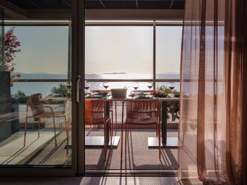 Cottage pour 4 personnes, avec balcon dans Anavissos