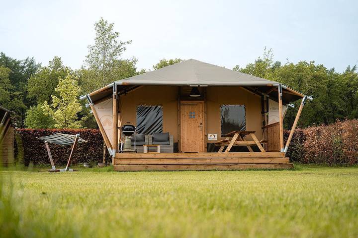Glamping voor 6 personen, met terras en balkon/terras in Zuid-Limburg