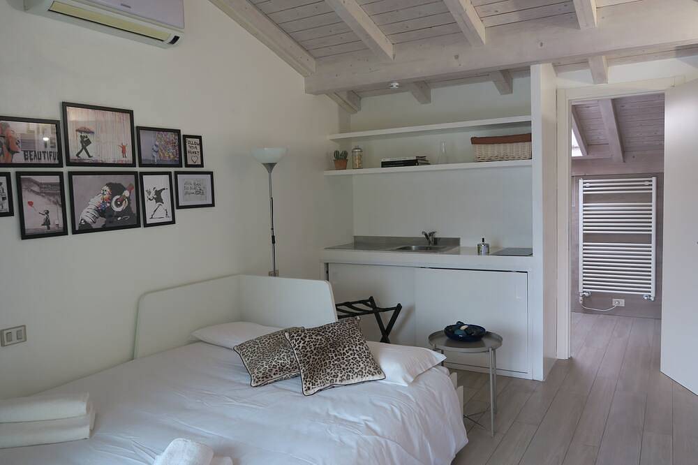 Ganze Wohnung, [I Laghi di Como] Apartment 7 People - Largeterrace-3Rooms-2Bathrooms-1Kitchen in Erba, Brianza