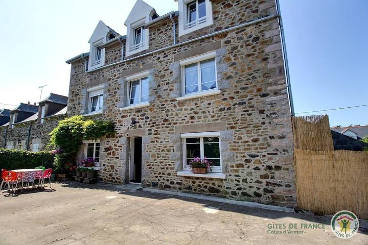 Gîte pour 4 personnes, avec Jardin et Vue dans Plage de la Ville Berneuf - 4