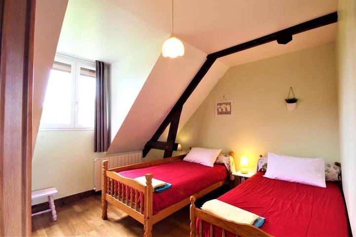 Location de vacances pour 6 personnes, avec jardin et terrasse à Bec-de-Mortagne - 2