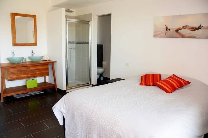 Apartamento entero, 3P en villa con piscina y todas las comodidades - WIFI - Clim - Piscina - Jardin in Saint-Laurent-du-Var, Costa mediterránea (Francia)