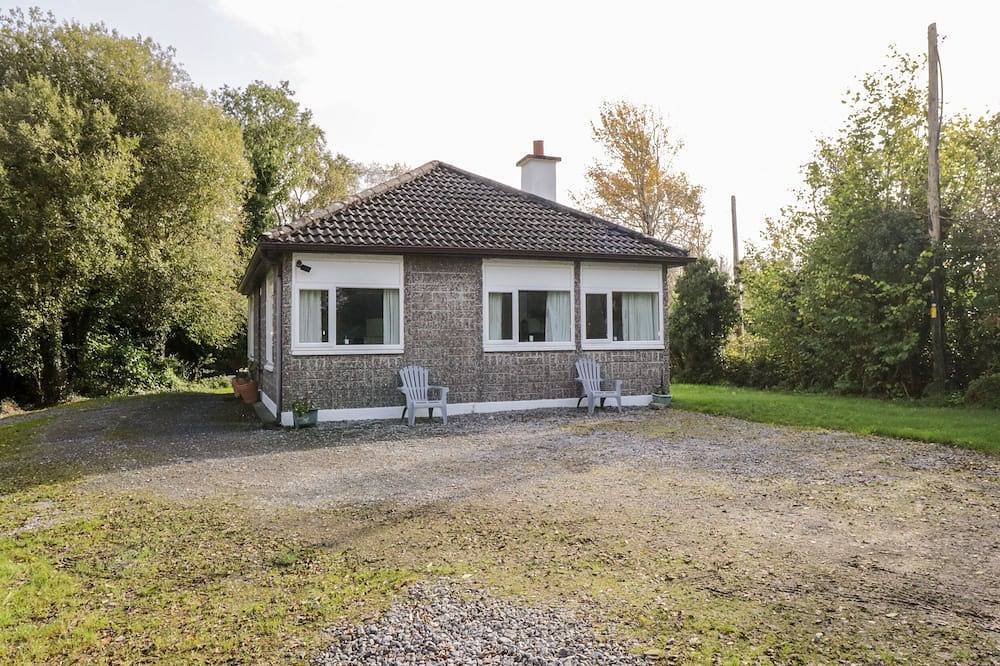 Log Cabin for 6 People in Claremorris=Swinford Municipal District, Lough Mask