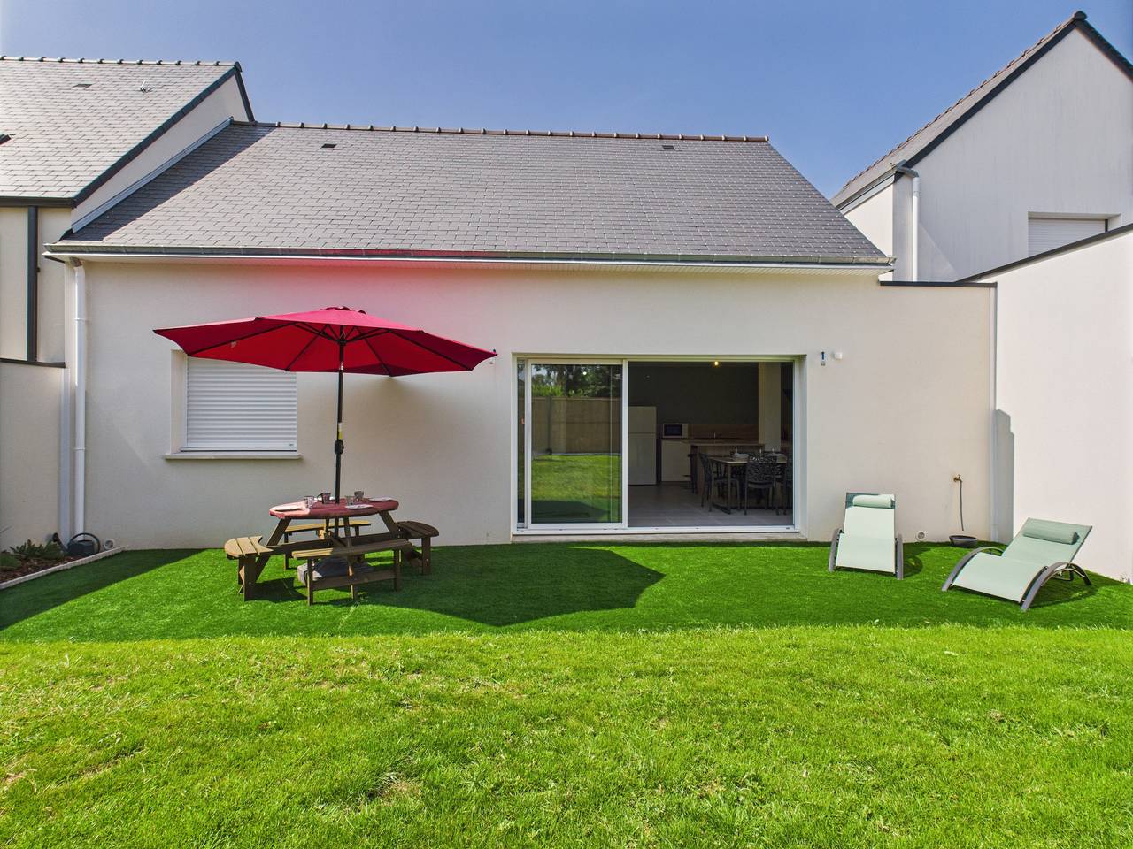 Eingezäunter Garten – Ebenerdiges Haus für 4 in Le Tour-du-Parc, Côte des Mégalithes