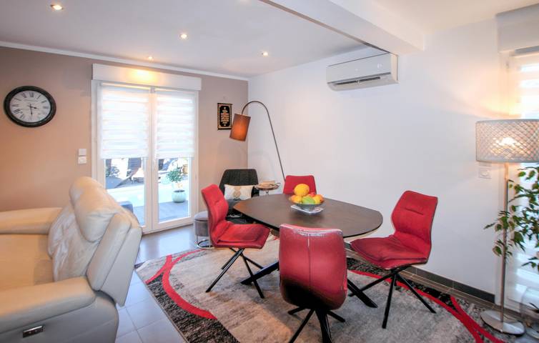 Location de vacances pour 7 personnes, avec jardin ainsi que terrasse et piscine à Sommières - 4