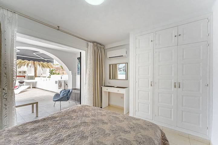 Appartement entier, Beaux appartements avec grande terrasse proche de la plage in Playa de las Américas, Arona